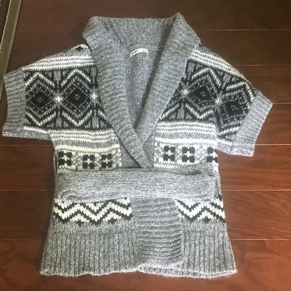 Old Navy Gray and Black Patterned Cardigan